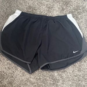 womens nike shorts